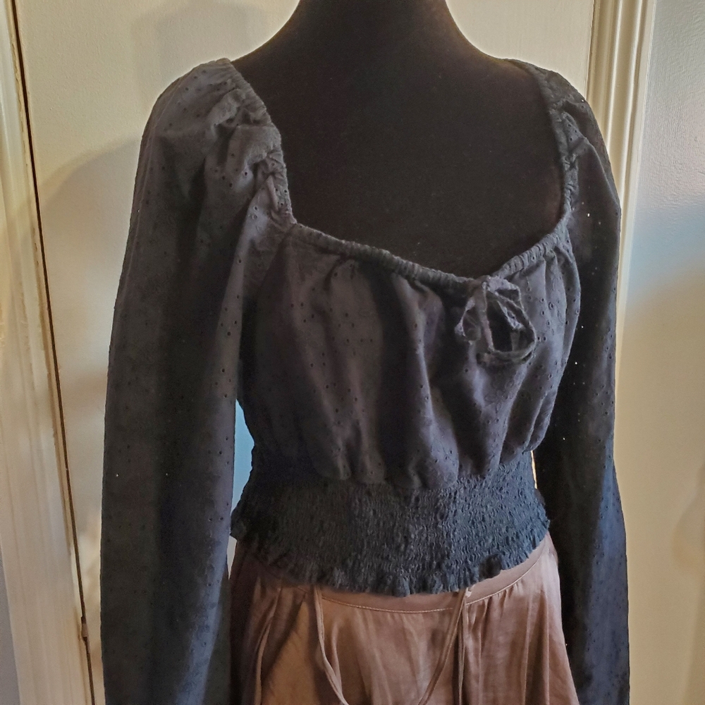 Hollister Black Eyelet Embroidered Flower Milkmaid Top Size L Coquette Cottage - Picture 7 of 13